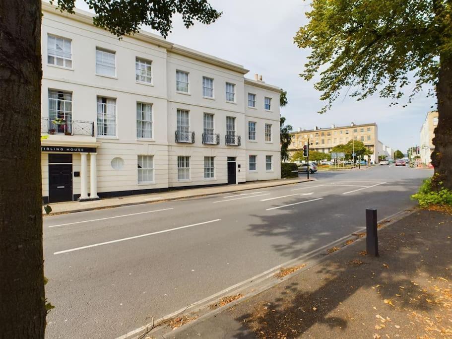 Apartament The Grove King Bed Wi-Fi Ev Charger Cheltenham Zewnętrze zdjęcie
