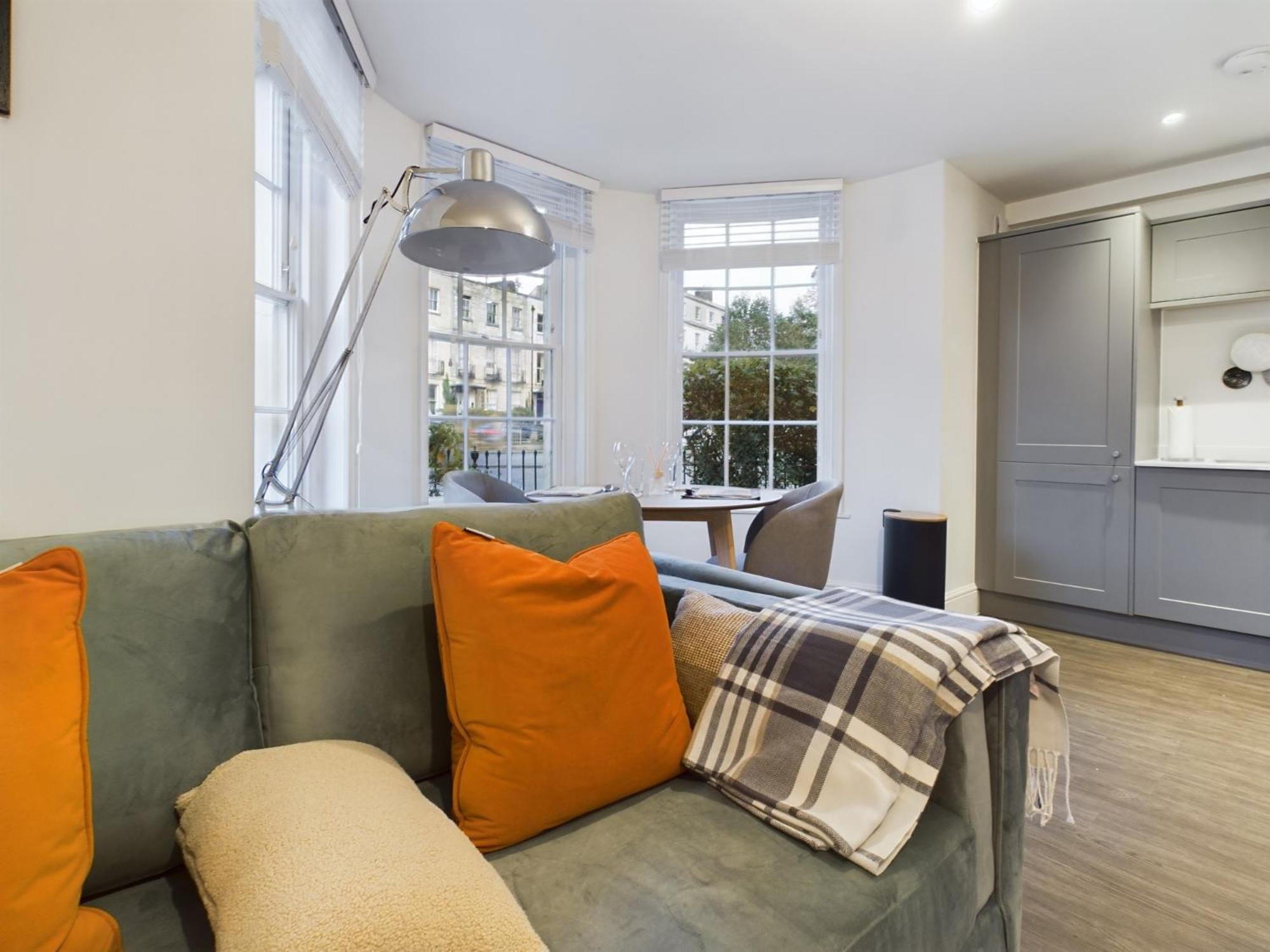 Apartament The Grove King Bed Wi-Fi Ev Charger Cheltenham Zewnętrze zdjęcie