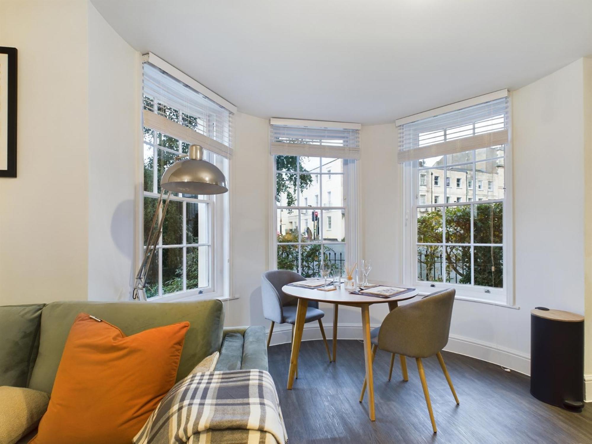 Apartament The Grove King Bed Wi-Fi Ev Charger Cheltenham Zewnętrze zdjęcie